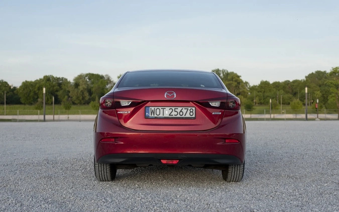 Mazda 3 cena 39000 przebieg: 188850, rok produkcji 2015 z Warszawa małe 106